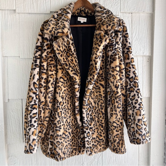 Shyanne Women's Leopard Print Faux Fur Jacket - Picture 4 of 10